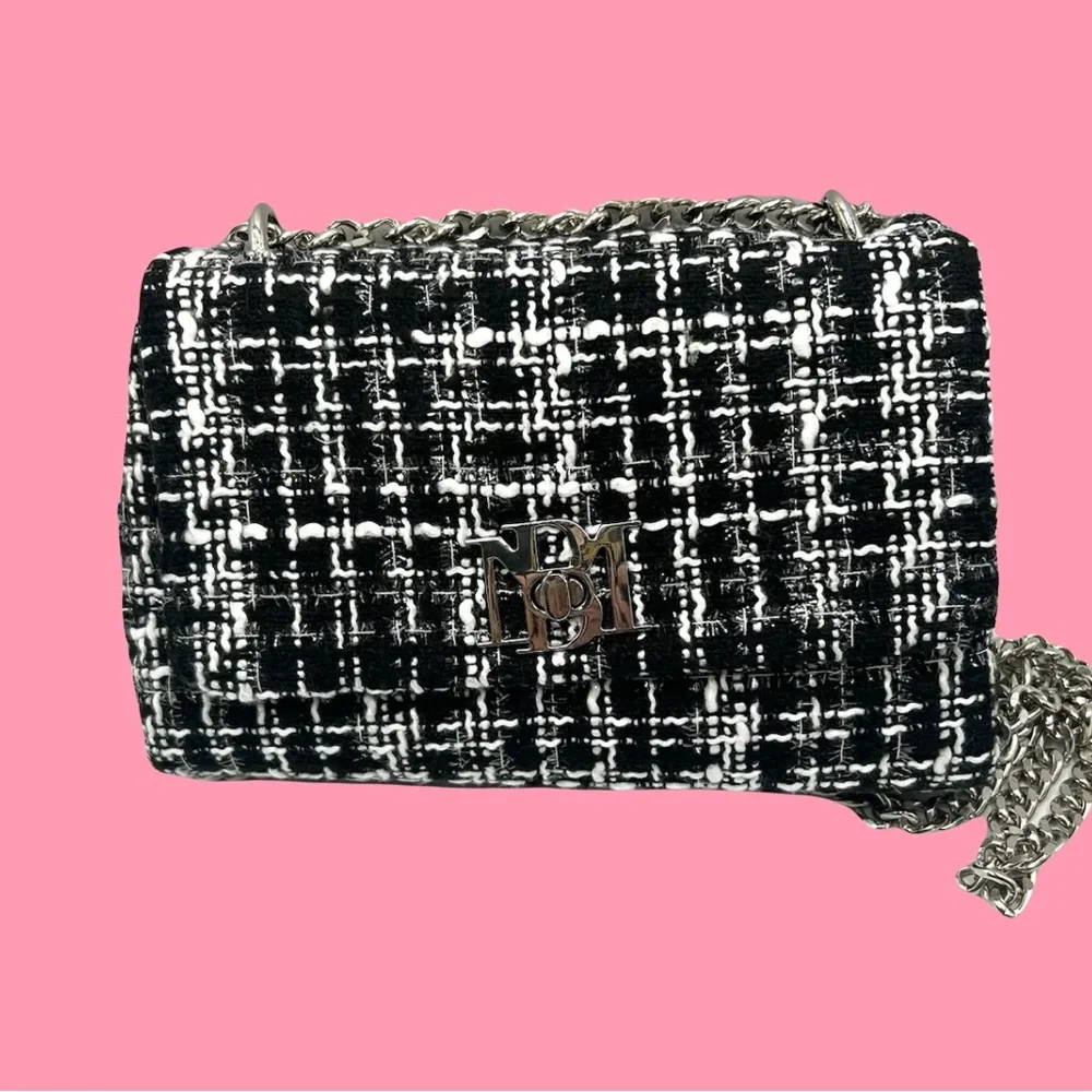 Badgley Mischka black & white tweed with silver tone hardware & heavy chain NWT - Picture 5 of 7